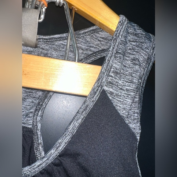 Women's Kiwi Kate Black & Grey Racerback Athletic tank with cinching sides Sz M - Picture 4 of 8